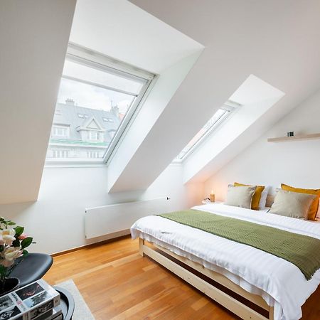 Apartment With Balcony And Parking Near The Prague Museum Bagian luar foto