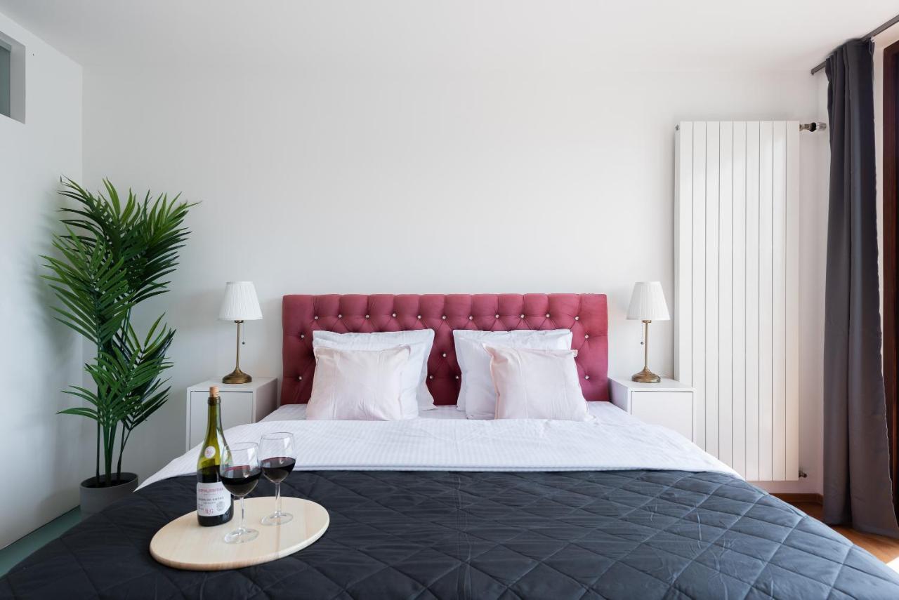 Apartment With Balcony And Parking Near The Prague Museum Bagian luar foto