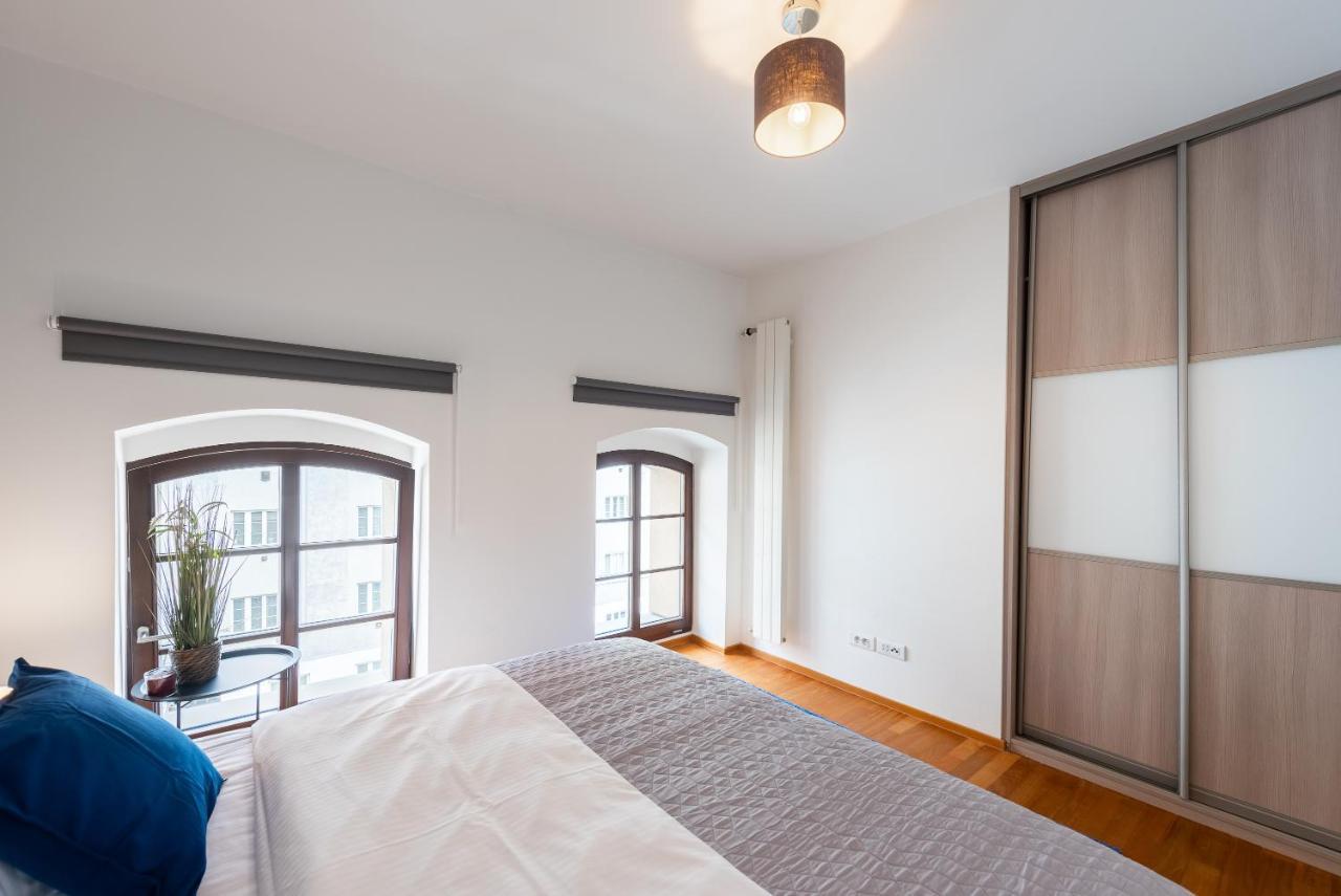 Apartment With Balcony And Parking Near The Prague Museum Bagian luar foto