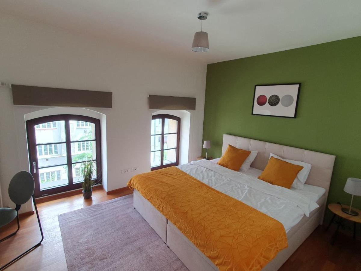 Apartment With Balcony And Parking Near The Prague Museum Bagian luar foto